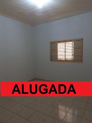 ALUGO CASA